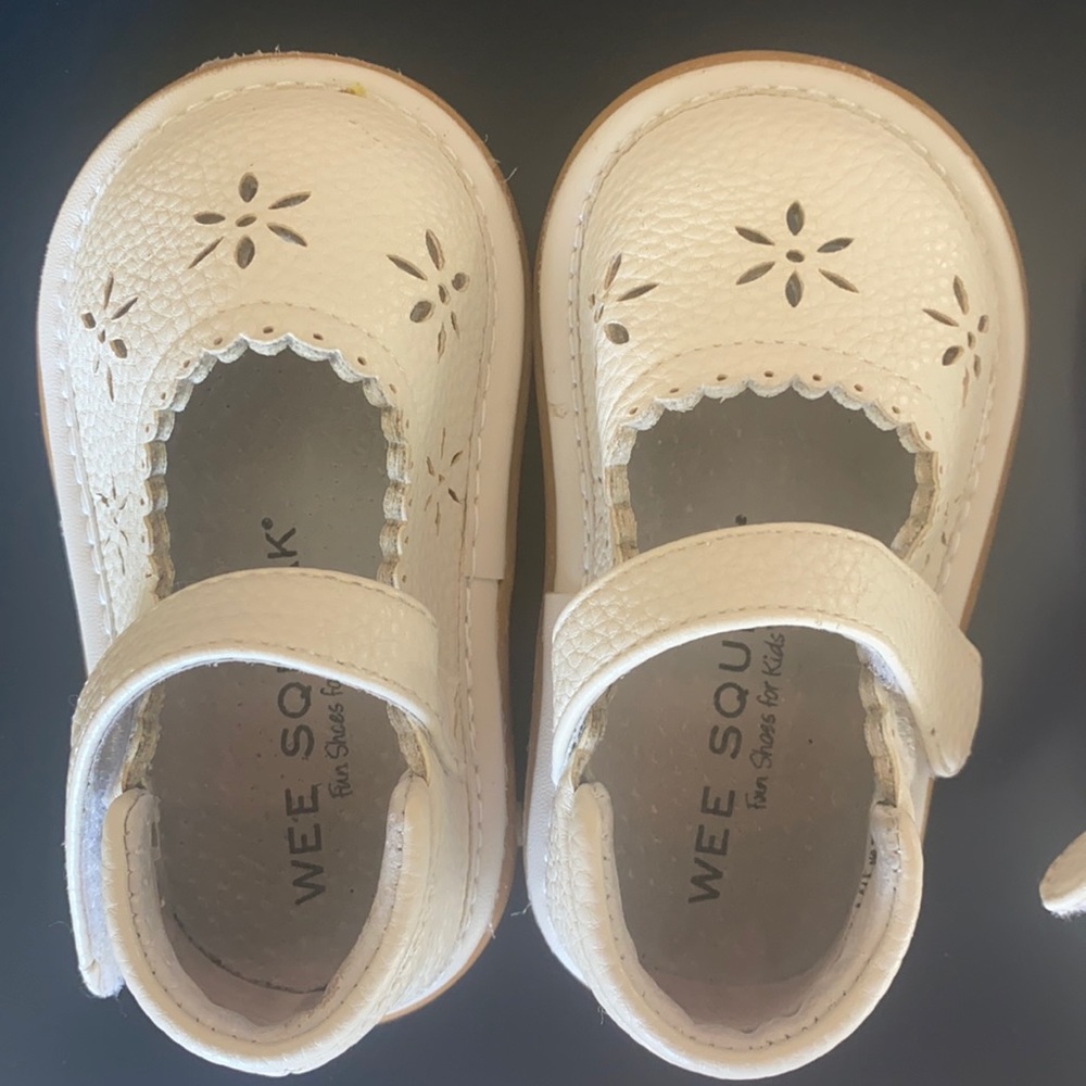 WeeSqueak Toddler Shoes Size 4